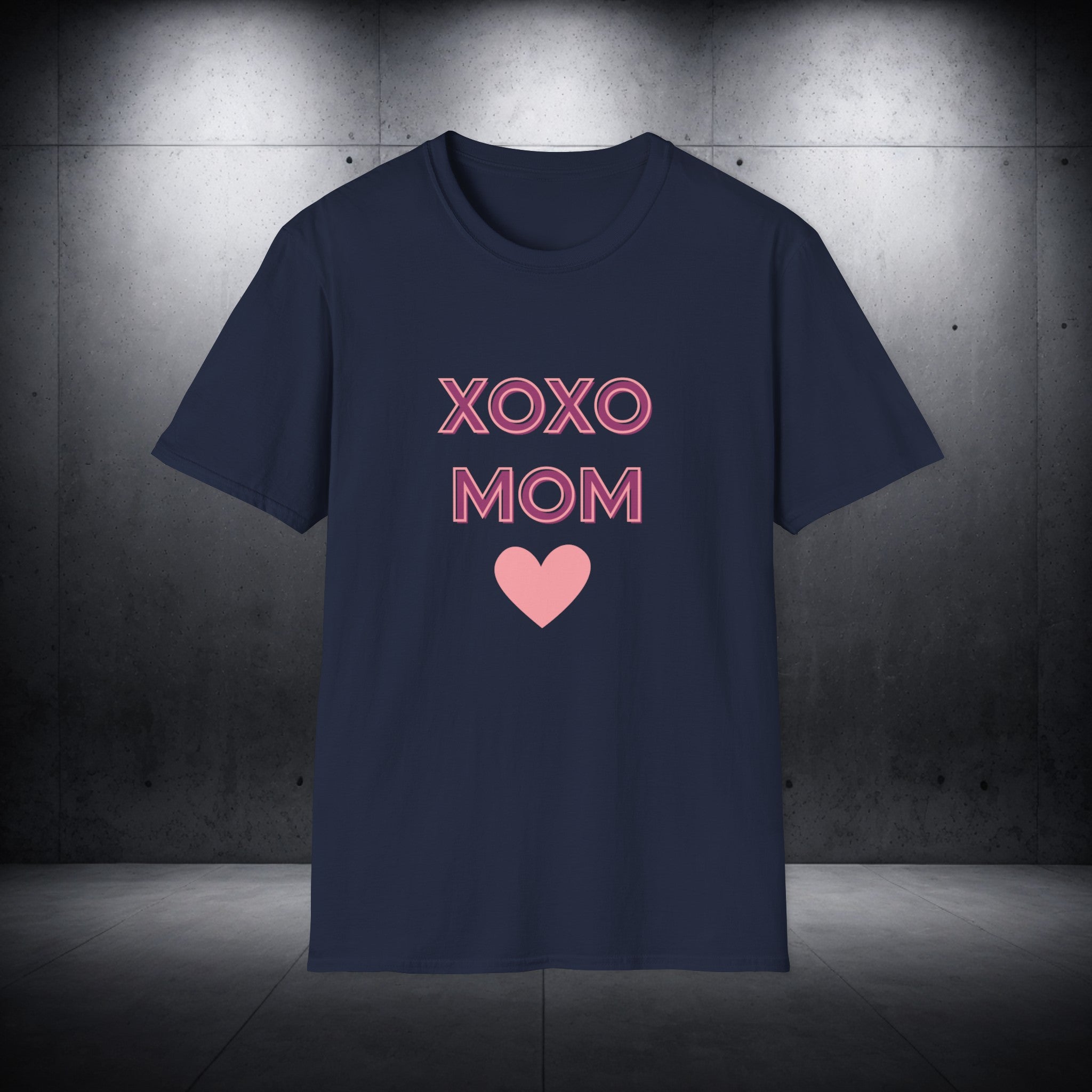 MOM XOXO -Unisex Softstyle T-Shirt