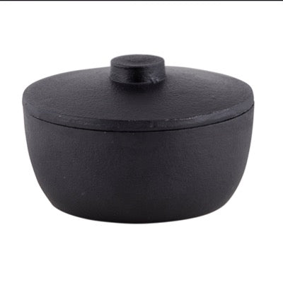 pot with lid - cast iron