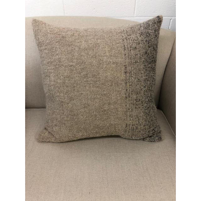 whitehorse pillow cover 22''x22'' / oatmeal charcoal / oatmeal back