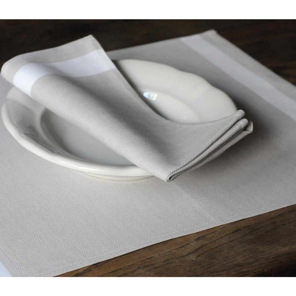 atelier placemats (set of 4) 14''x20'' / taupe with white stripe