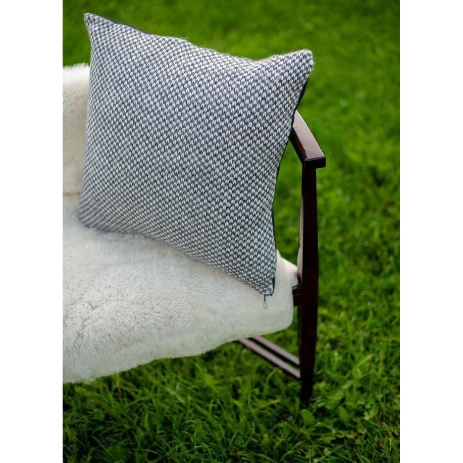 logan pillow cover 20''x20'' / ivory / charcoal
